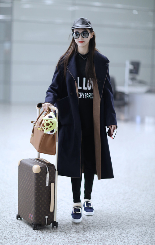 唐嫣最新街拍私服 同款衣服包包看点