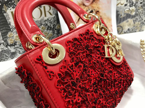 杨颖 景甜的新年红包 被迪奥情人节限量款惊艳到！