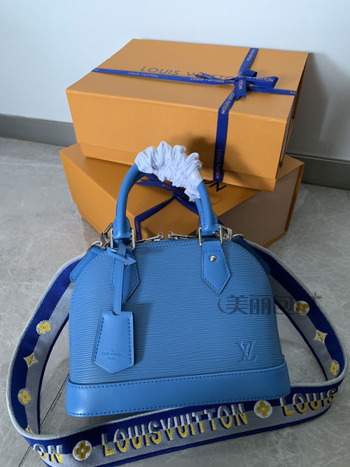 按颜色选包包 这些蓝色的lv包你可喜欢？