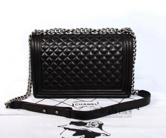 Chanel le hot sale boy 28cm