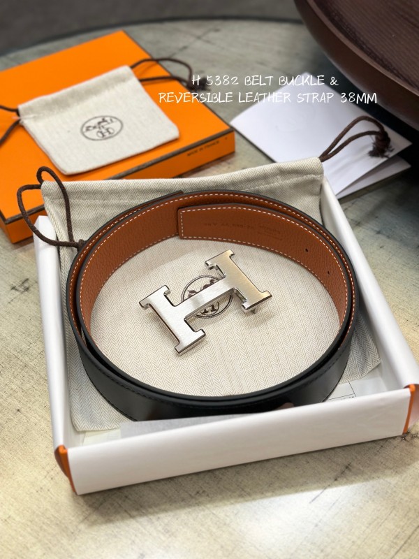 hermes belt爱马仕经典H扣腰带 双面牛皮 金棕拼黑色 拉丝银扣 型男必备